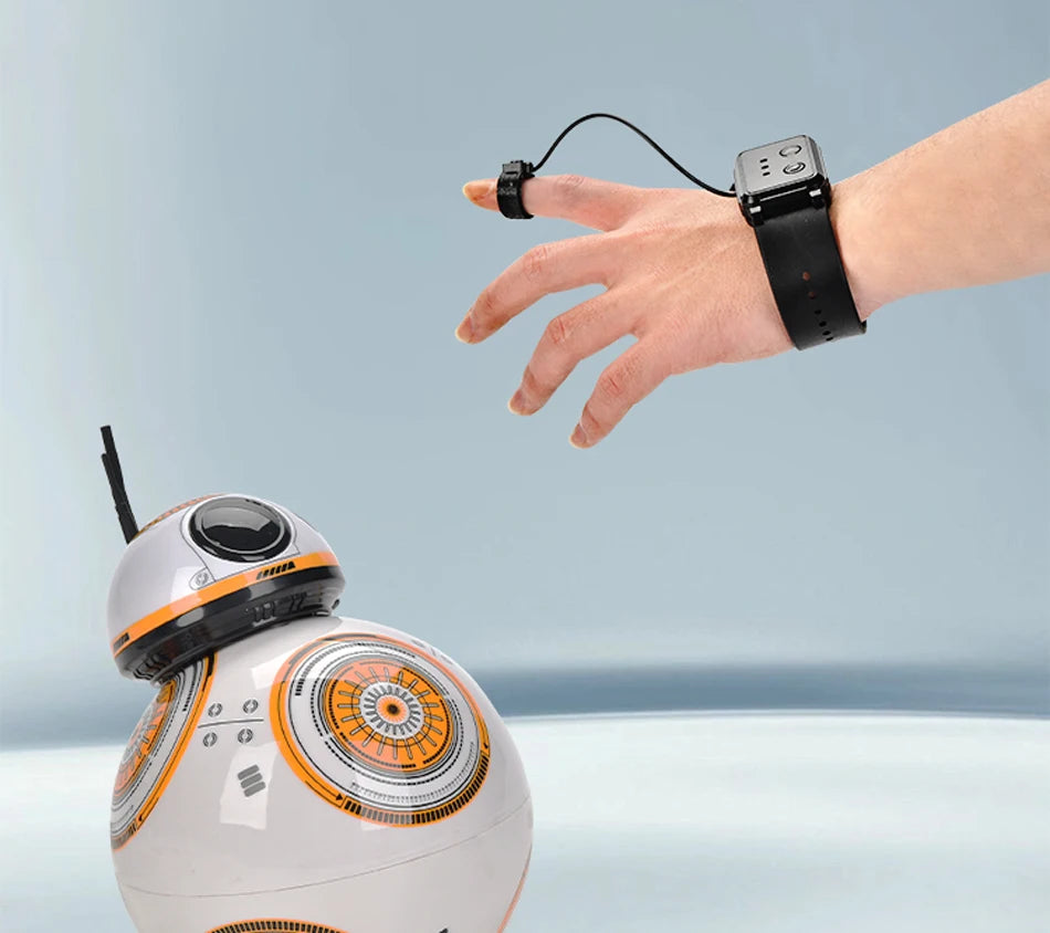 STEM-friendly toy robot with futuristic tech features