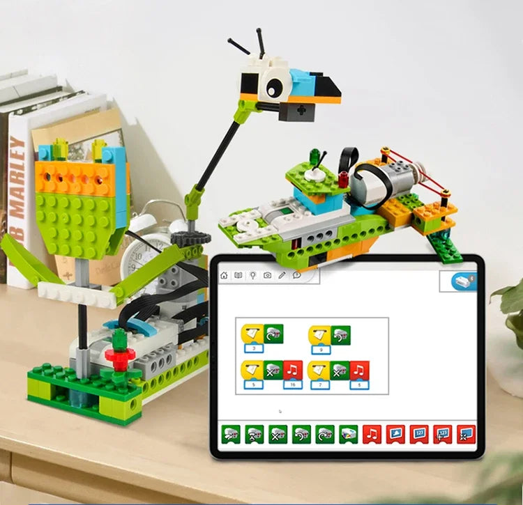 WeDo 2.0 compatible robotics kit with motors and sensors